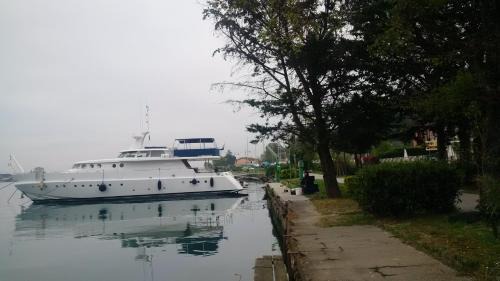 Bocca di Magra-La Ferrara Alquiler De Eote | Cohete Boat
