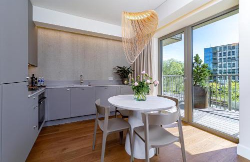 Kaunas Apartamento | cohost I New Apt w-Balcony I Air Condition I Free Parking & Netflix I By Botanical Park