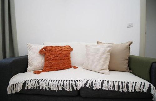 Newport Casa | Cohost Partners Charming 3BR Near City Centre Parking
