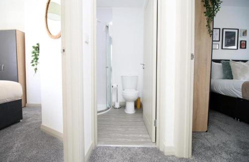 Newport Casa | Cohost Partners Charming 3BR Near City Centre Parking