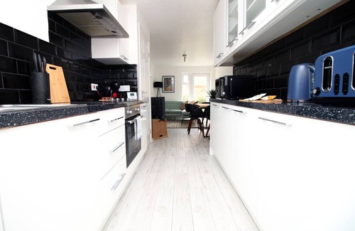 Cribbs Causeway Casa | Cohost Partners | Spacious 4BR Home | Free Parking