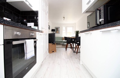 Cribbs Causeway Casa | Cohost Partners | Spacious 4BR Home | Free Parking