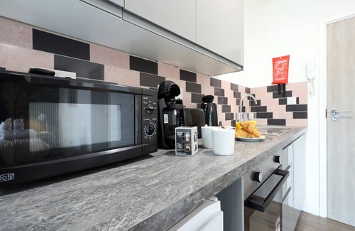 Penylan Apartamento | Cohost Partners Studio Renovated 2025