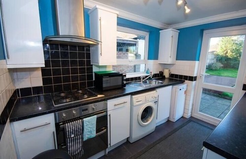 Henbury Casa | Cohost Partners | Stylish 3BR Retreat Near Bristol