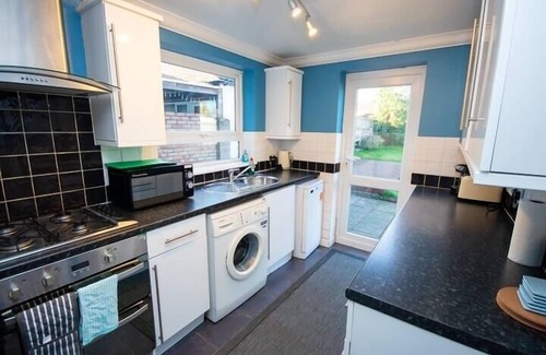 Henbury Casa | Cohost Partners | Stylish 3BR Retreat Near Bristol