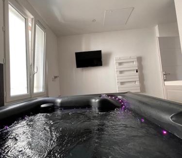 Avranches Apartamento | Coin de paradis avec spa illimité en plein centre Avranches