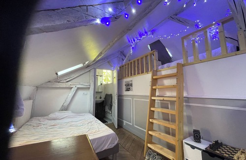 Saint-Georges-du-Bois Cama Y Desayuno | Colas guest rooms with swimming pool for rent Le Mans/Circuit 24 H