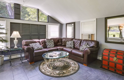 Cold Spring Cabaña | Cold Spring Vacation Rental 11 Mi to Beacon