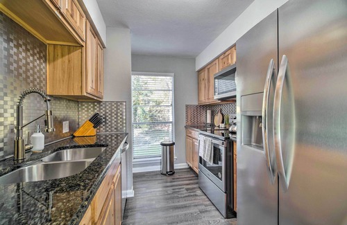 Cape Royale Cabaña | Coldspring Cottage < 1 Mi to Lake Livingston!