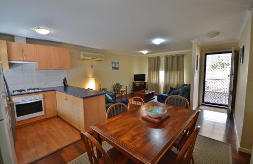 Kalbarri Casa | Cole Cottage - Kalbarri, WA