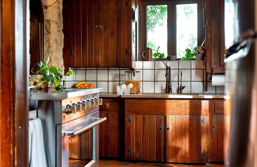 Buda Casa | Cole Springs Historic Buda Cottage: Tower, Hill Country, 14.6 Acres!!!
