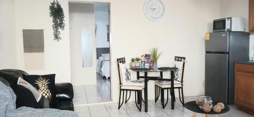 Cole Bay Apartamento | Colebay apartment walking distance to Marinas