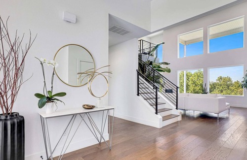 Bentonville Casa | Coler Mountain Retreat - Trail Entry