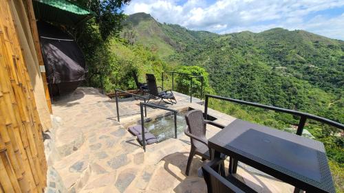 Villagomez Otro | Colibamboo the Nest, El nido glamping con hermosas vistas