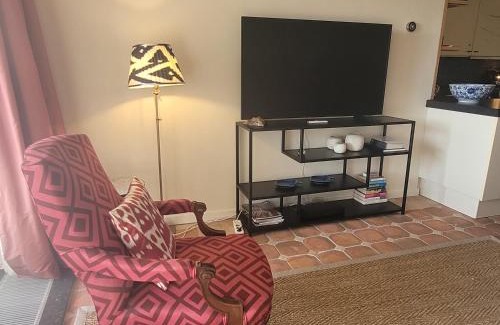 Domburg Apartamento | Colina