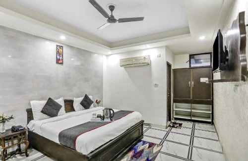 Sector 63 Hotel | Collection O AP Grand