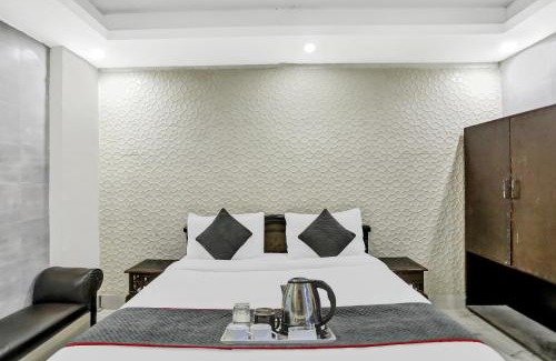 Sector 63 Hotel | Collection O AP Grand