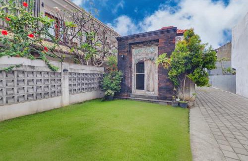 Sidakarya Hotel | Collection O Bali near Bali Mandara Regional General Hospital formerly Uma Emas Residence