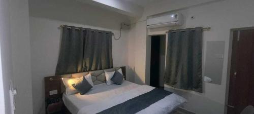 Patna Hotel | Collection O Collection O Kumhrar Archeological Park Hotel Karuna Palace