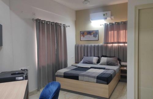 Bengaluru Hotel | Collection O Local Square Karle Town