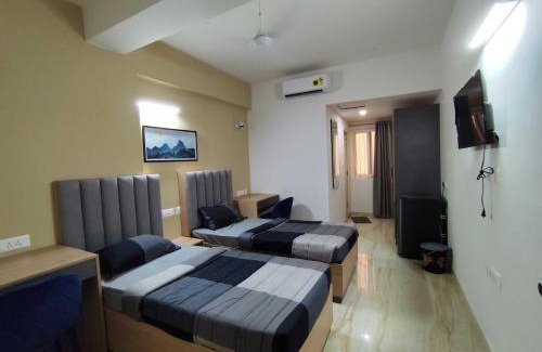 Bengaluru Hotel | Collection O Local Square Karle Town