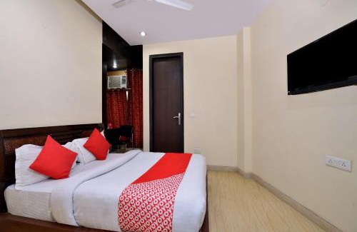 Chittaranjan Hotel | Collection O Lotus Bed & Breakfast