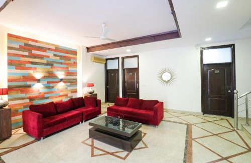 Gurugram Hotel | Collection O Radiant Inn