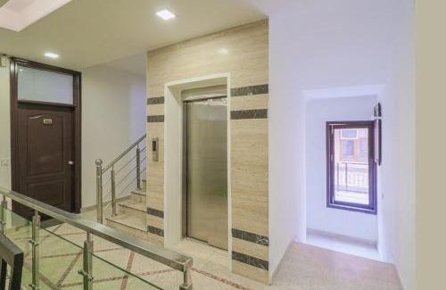 Gurugram Hotel | Collection O Radiant Inn