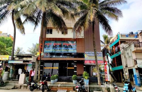 RR Nagar Hotel | Collection O UTSAV GRAND