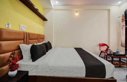 RR Nagar Hotel | Collection O UTSAV GRAND