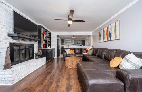 Rock Creek Casa | Colleens Corner Captivating 4bed 2.5 bath in Charming Neighborhood