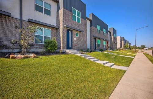 Wellborn Casa | College Station Townhome with Furnished Patio!