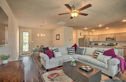 Wellborn Casa | College Station Townhome with Furnished Patio!