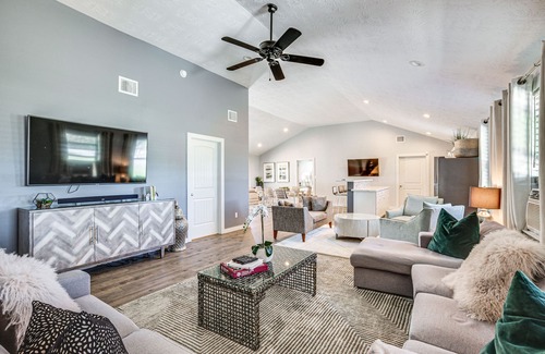 College Station Casa | College Station Vacation Rental: 4 Mi to Texas A&M