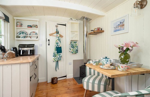 Oakford Cabaña | COLLEN, pet friendly, with open fire in Aberaeron
