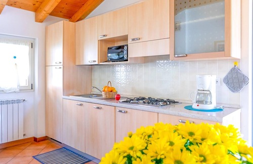 Vercana Apartamento | Collina Frantoio Holiday Apartment with Pool