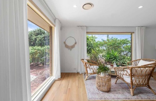 Vincentia Casa | Collingwood - 4BR modern beachfront holiday home