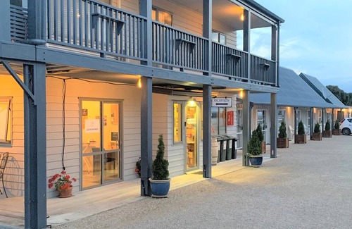 Collingwood Hotel | Collingwood Park Motel