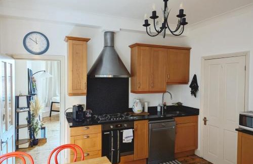 Fortis Green Apartamento | Colney Hatch Lane - Spacious 2-Bed 2-Bath Home with Private Garden