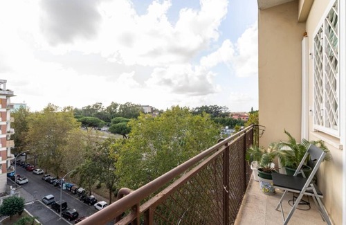 Quartiere XX Ardeatino Apartamento | Ático Colombo con Wi-Fi, Netflix y aire acondicionado