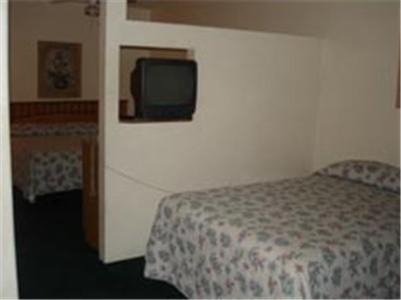 East Mesa Hotel | Colonade Motel Suites