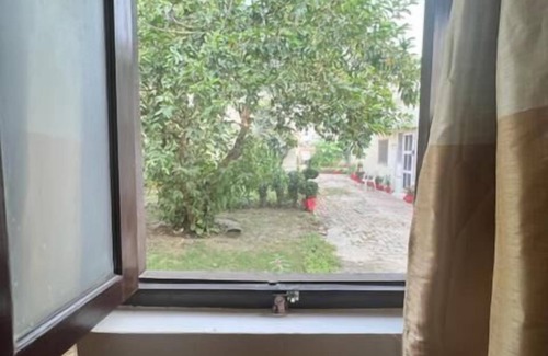 Rakabganj Casa | Colonel Dugal's - Near Taj, Fort & Shopping
