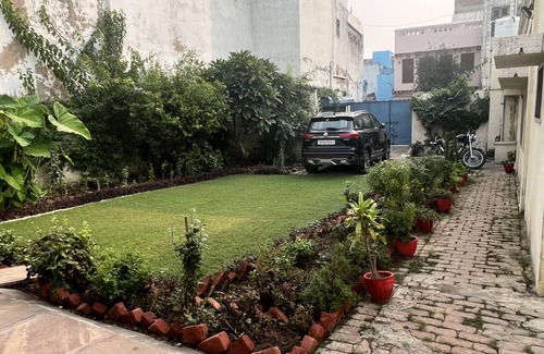 Rakabganj Casa | Colonel Dugal's - Near Taj, Fort & Shopping