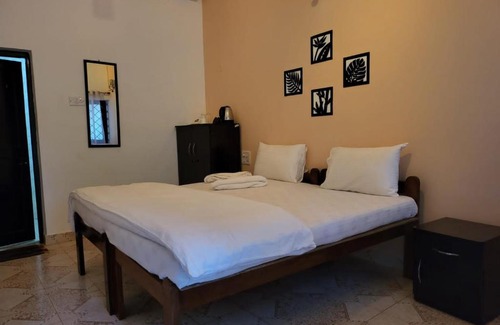 Anjuna Complejo | Colonel's Beachside Resort