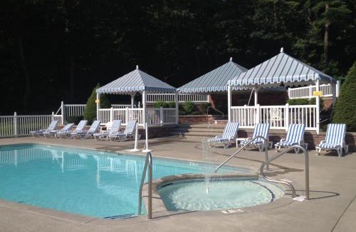 Lake George Complejo | Colonel Williams Resort and Suites