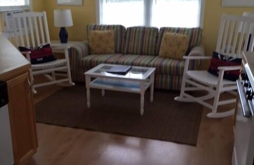 West Yarmouth Hotel | Colonial Acres Resort