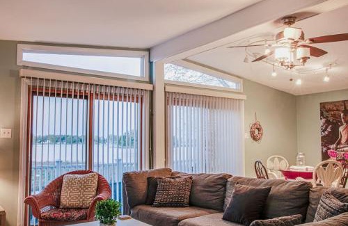 Colonial Beach Casa | Colonial Beach Bay house with views & canoe