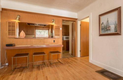 Atascadero Casa | Colonial Cottage Getaway