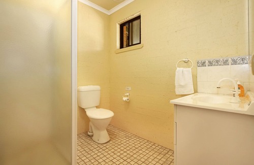 Allans Flat Casa | Colonial Inn Guest Rooms