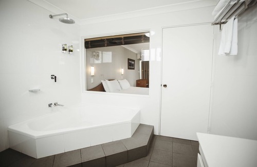 Richmond Hotel | Colonial Motel Richmond